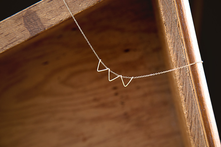 handmade-gold-pennant-necklace